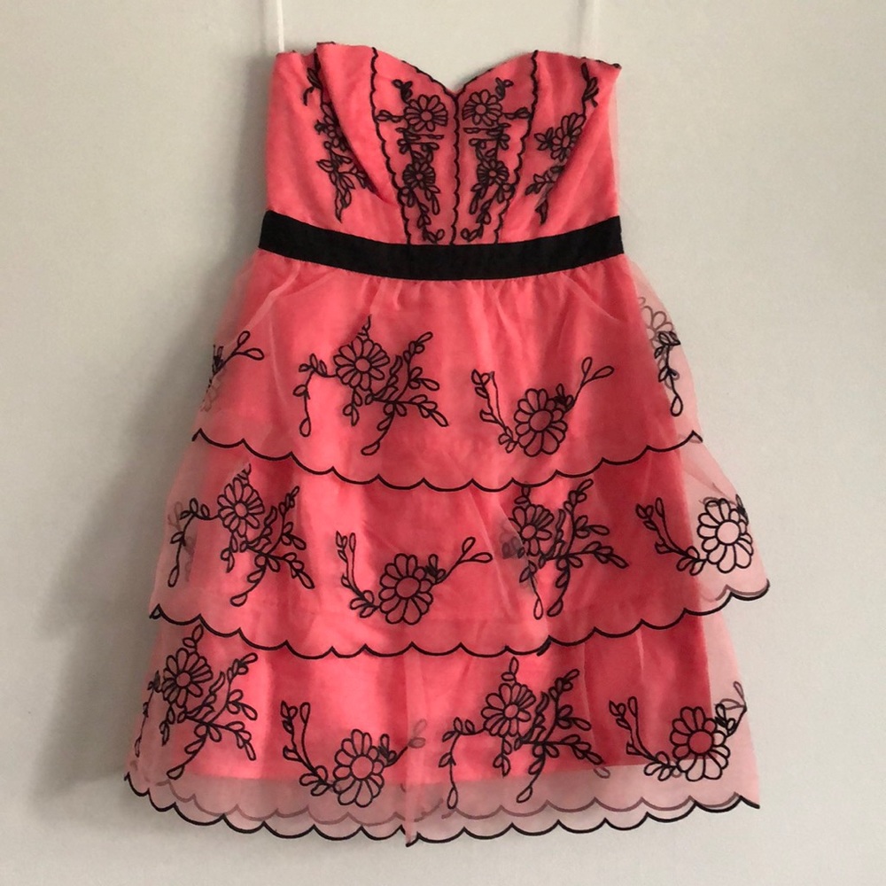 Minuet Hot Pink Strapless Mini Dress NWT Size S - Picture 2 of 3